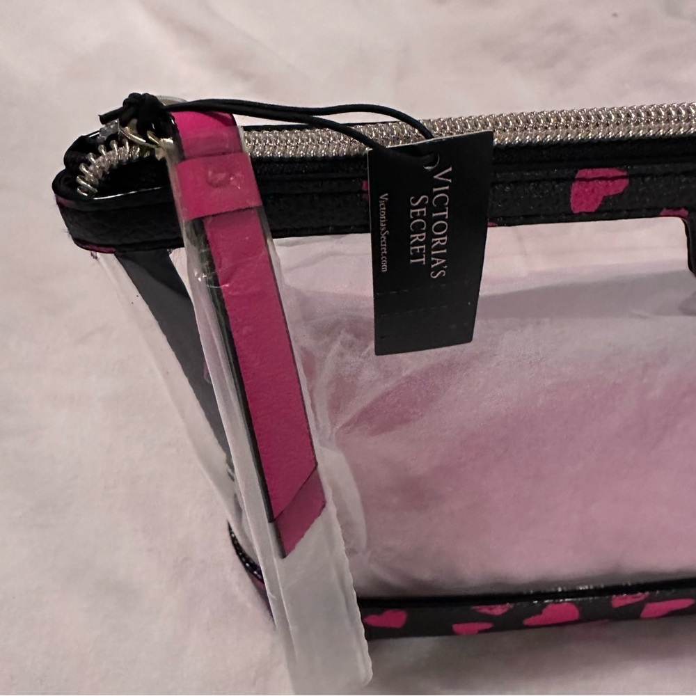 Victoria’s Secret Clear Makeup Bag Set Pink Hearts NWT - Picture 4 of 10